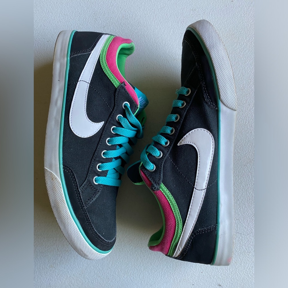 Nike Women's Black Canvas Low-Top Sneakers with White Swoosh